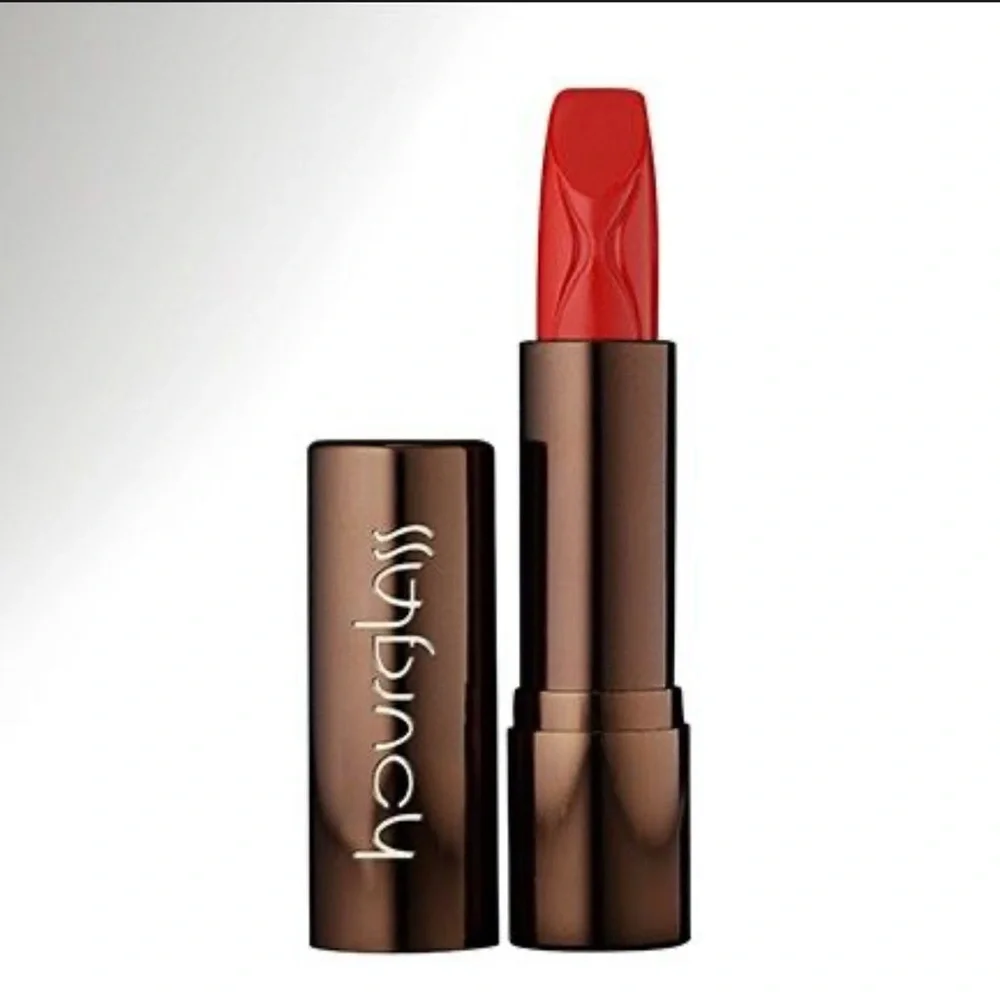 HOURGLASS ICON FEMME ROUGE VELVET CRÈME LIPSTICK. NEW IN BOX.
